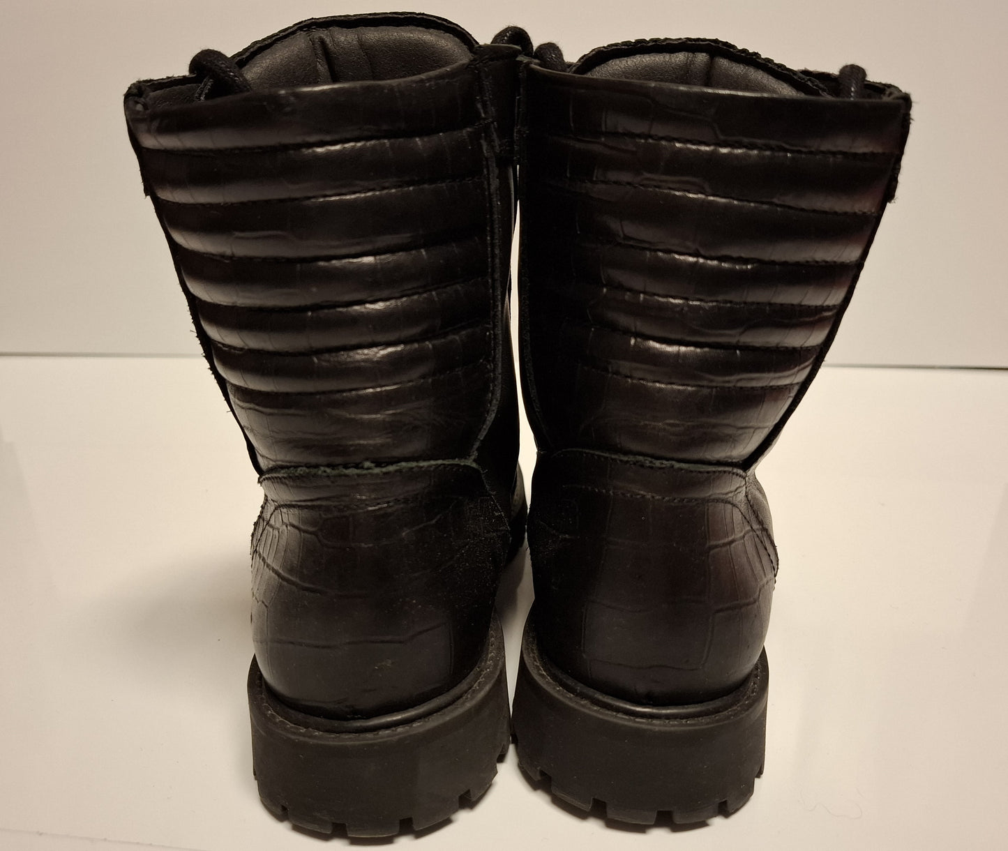 Schwarze Schnürstiefeletten von SEASIDE Gr.35