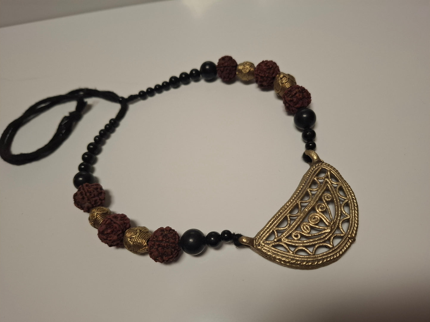 Halskette mit Rudraksha beads
