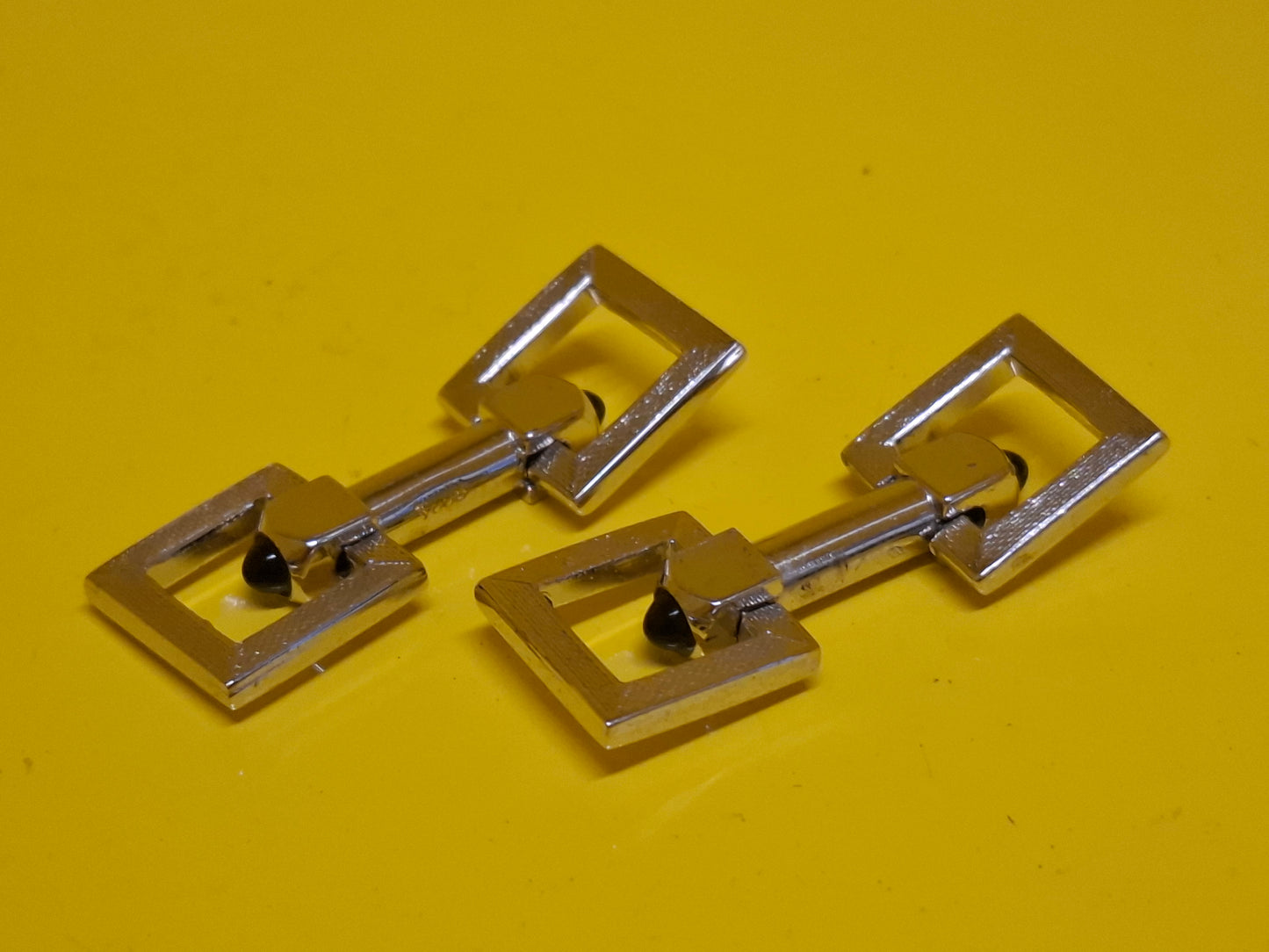 Manschettenknöpfe im Art-Deco-Stil