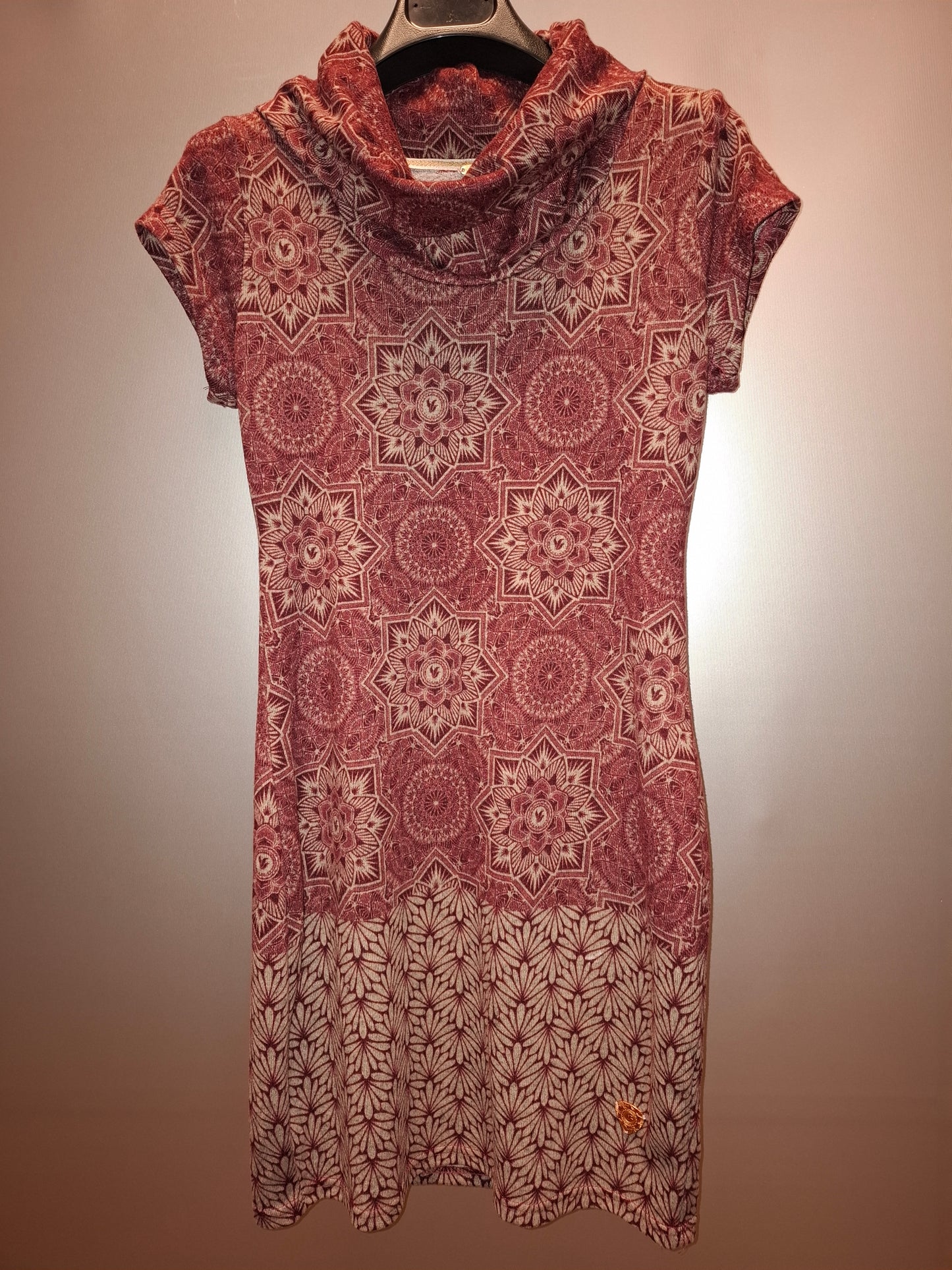 Kleid von AIKI KEYLOOK gr. M, Viskose