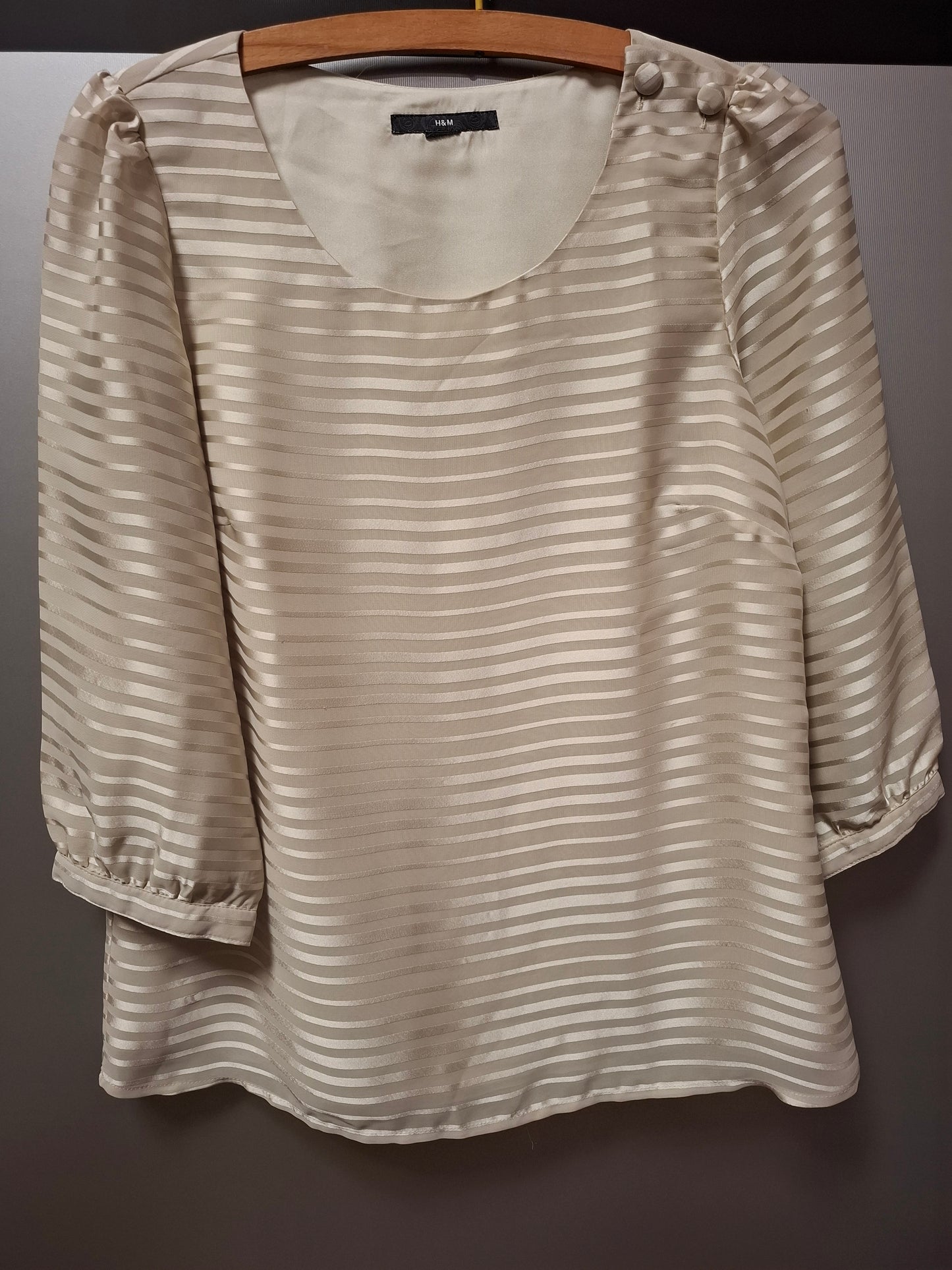 Champagnerfarbenes Langarmshirt