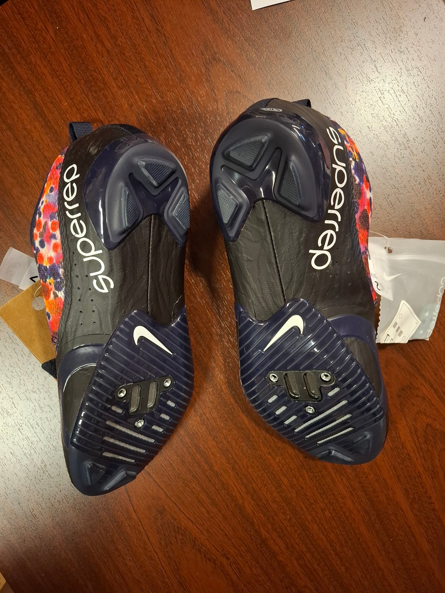 Nike studded schuhe new Gr. 42