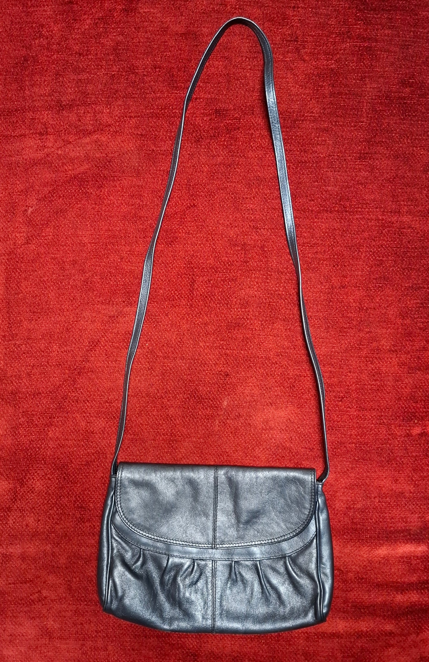 Silbergraue kleine Vintage-Handtasche aus Leder