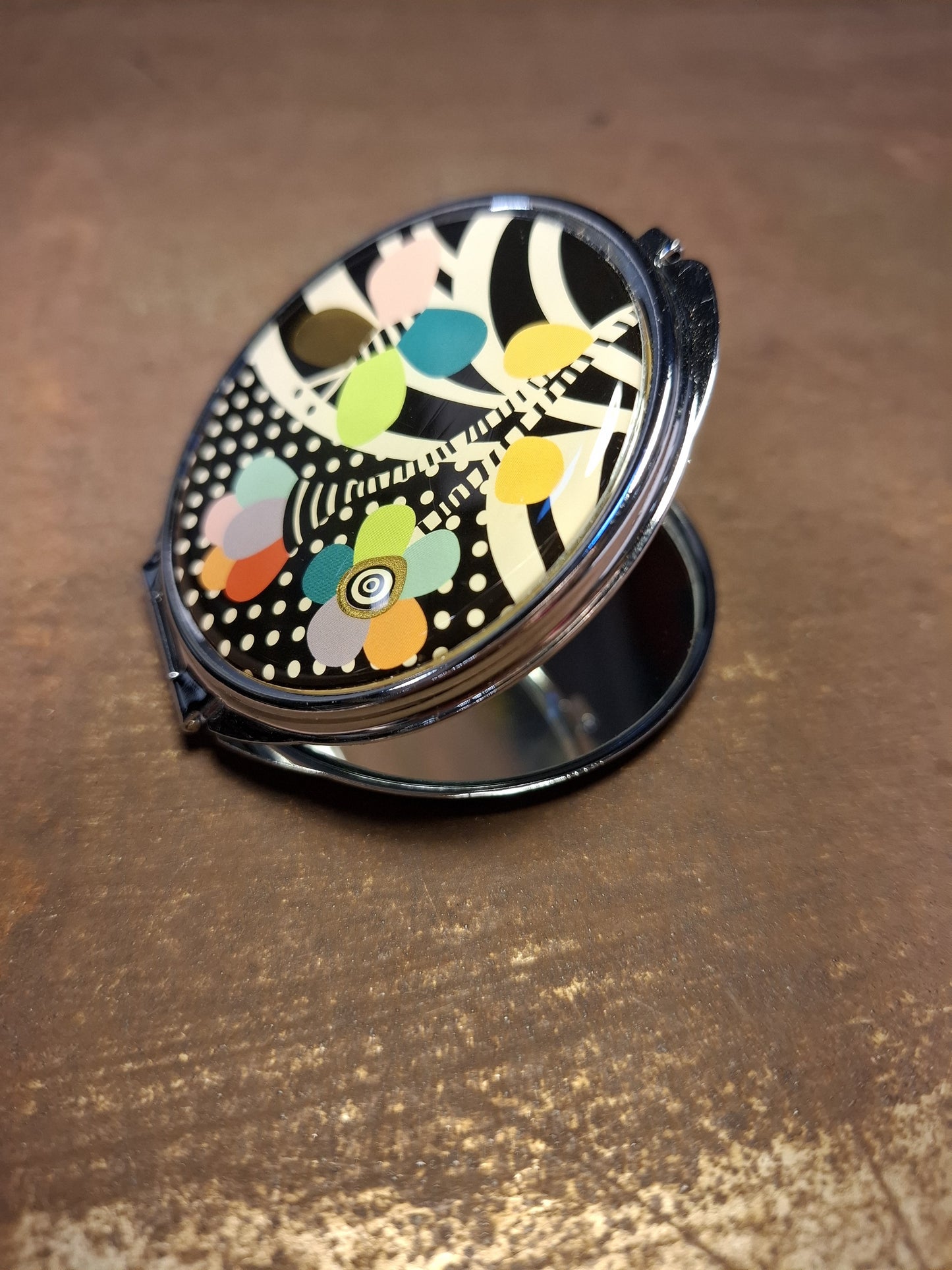 Vintage Kompaktspiegel von Pylones bunte Blumen