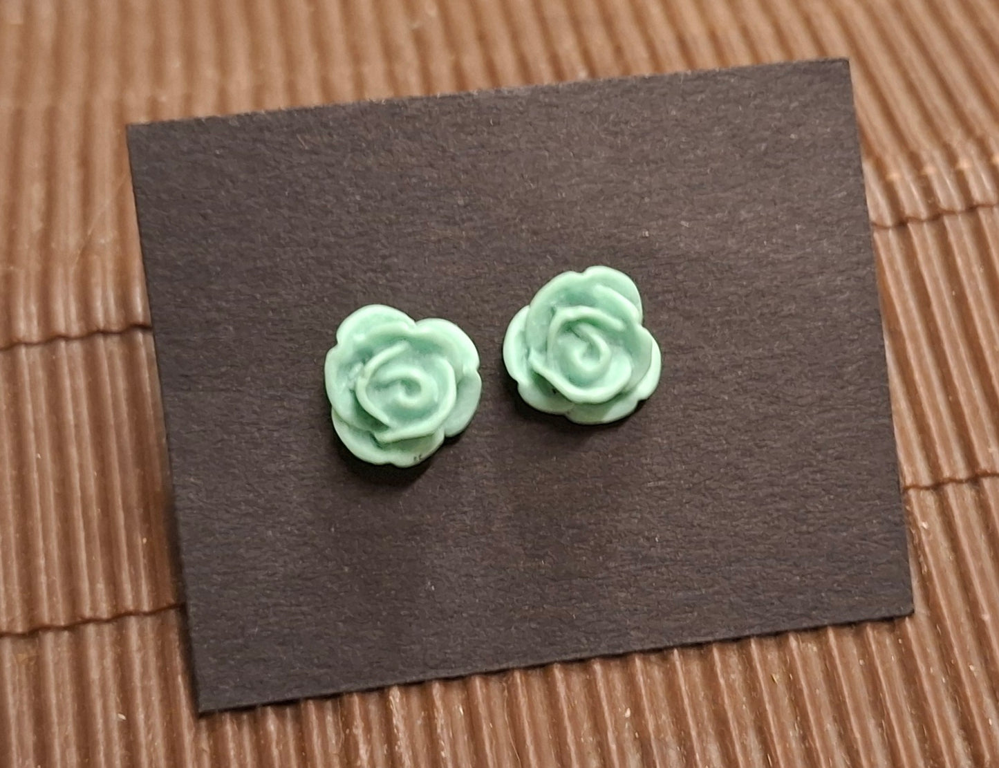 Mintgrüne Rosenohrringe
