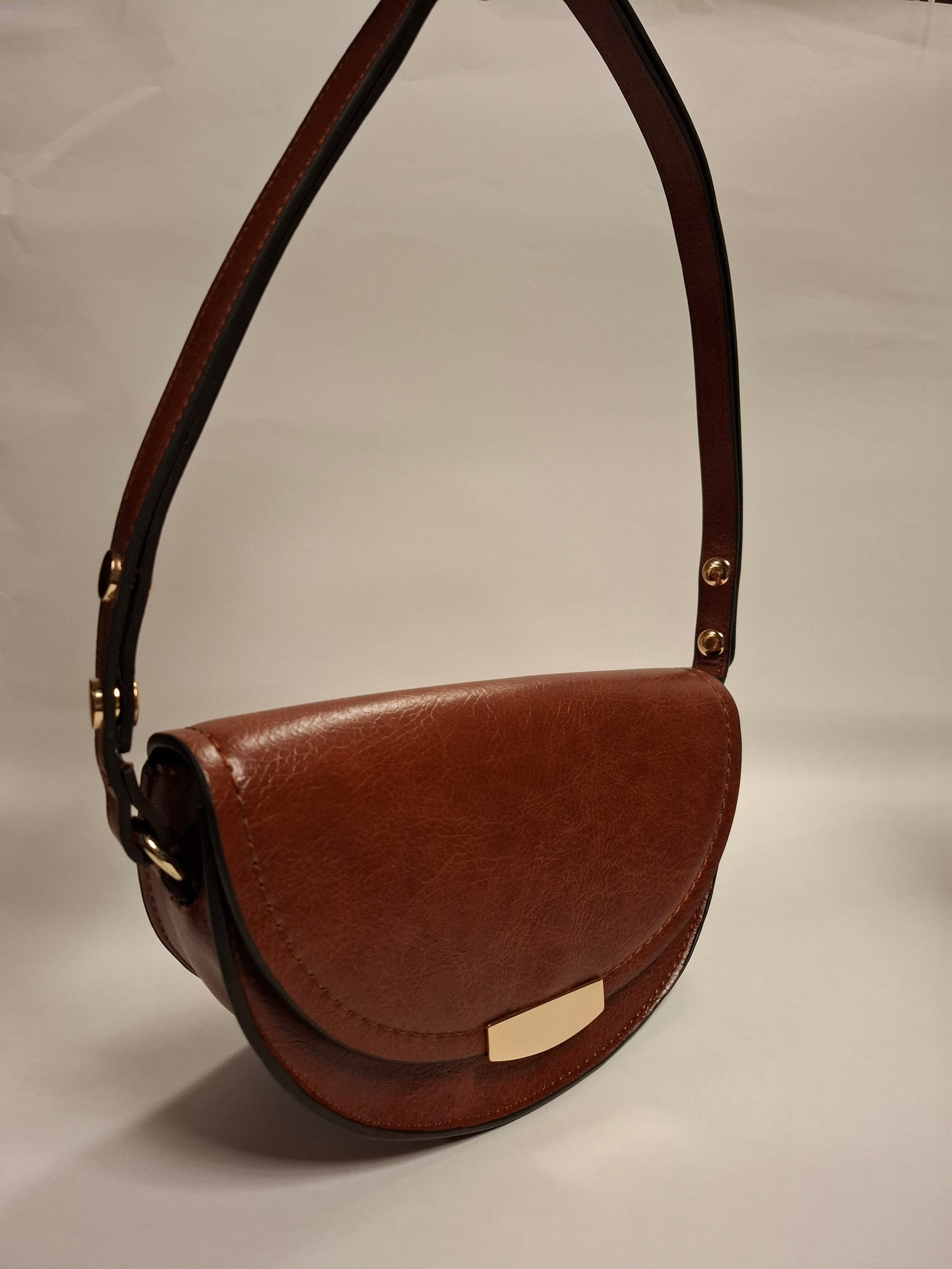 Kleine braune Handtasche