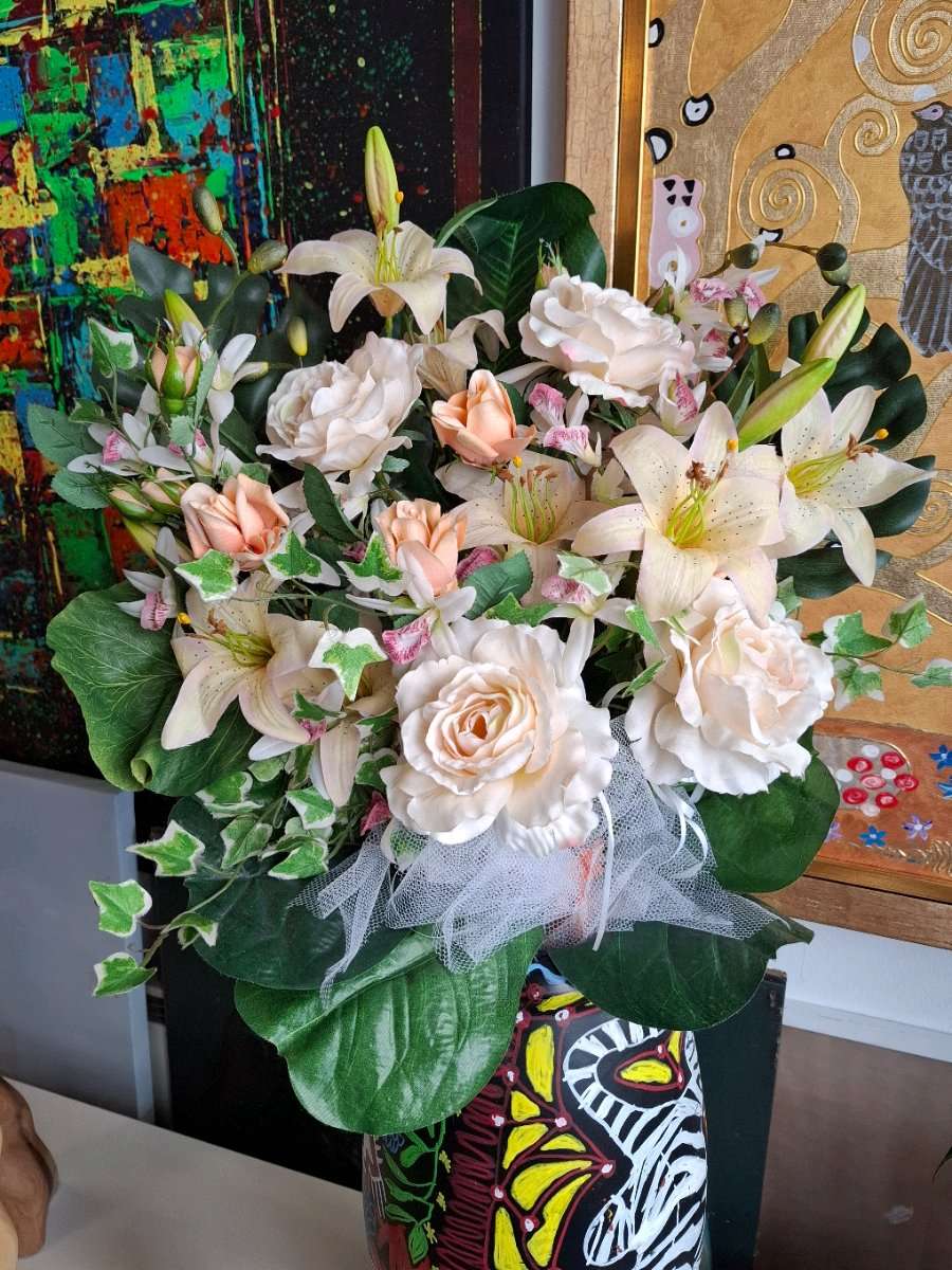 Wunderschönes, haltbare Blumenarrangement. Handgebunden in Wien.
