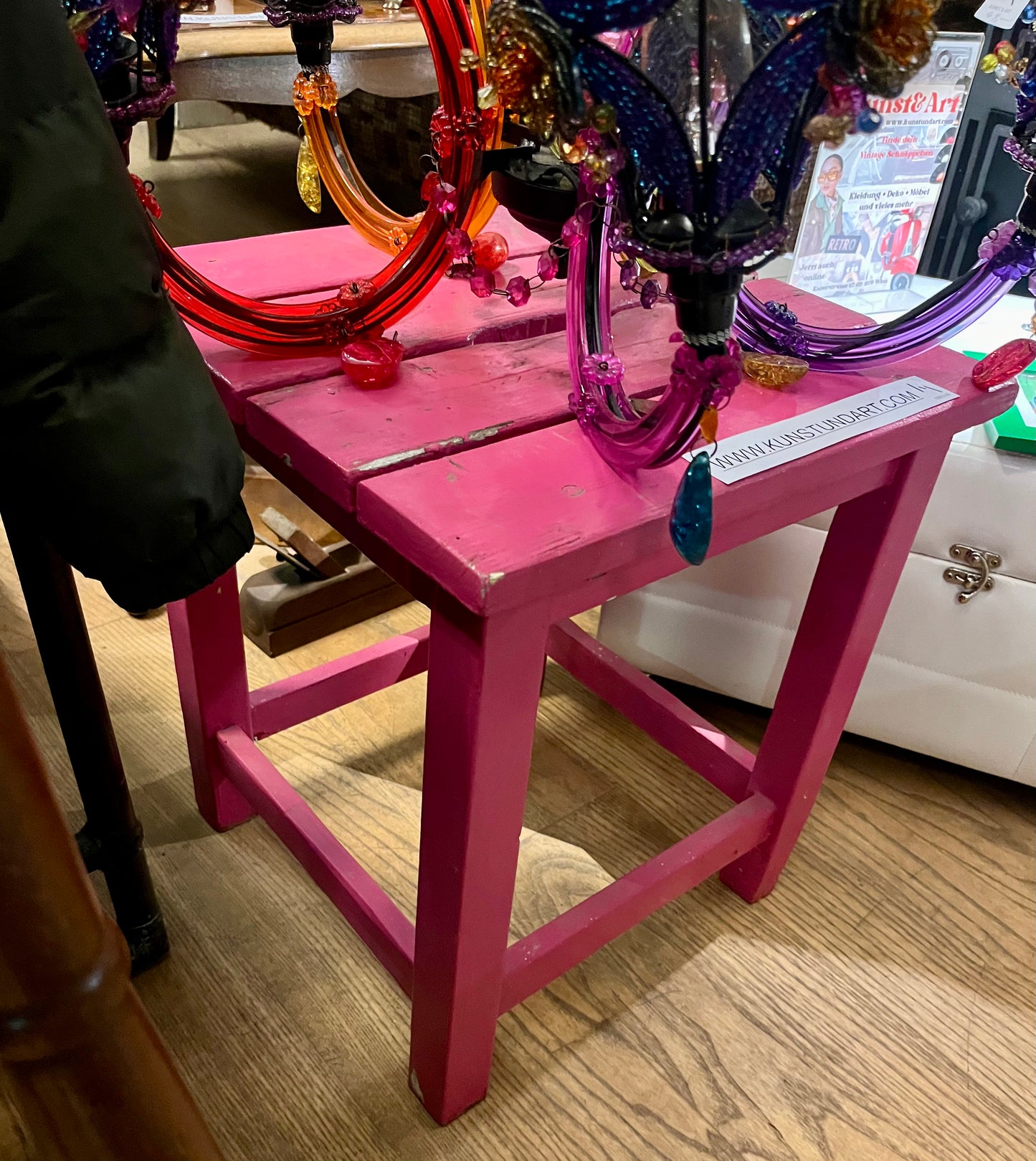 Vintage Holzhocker Pink