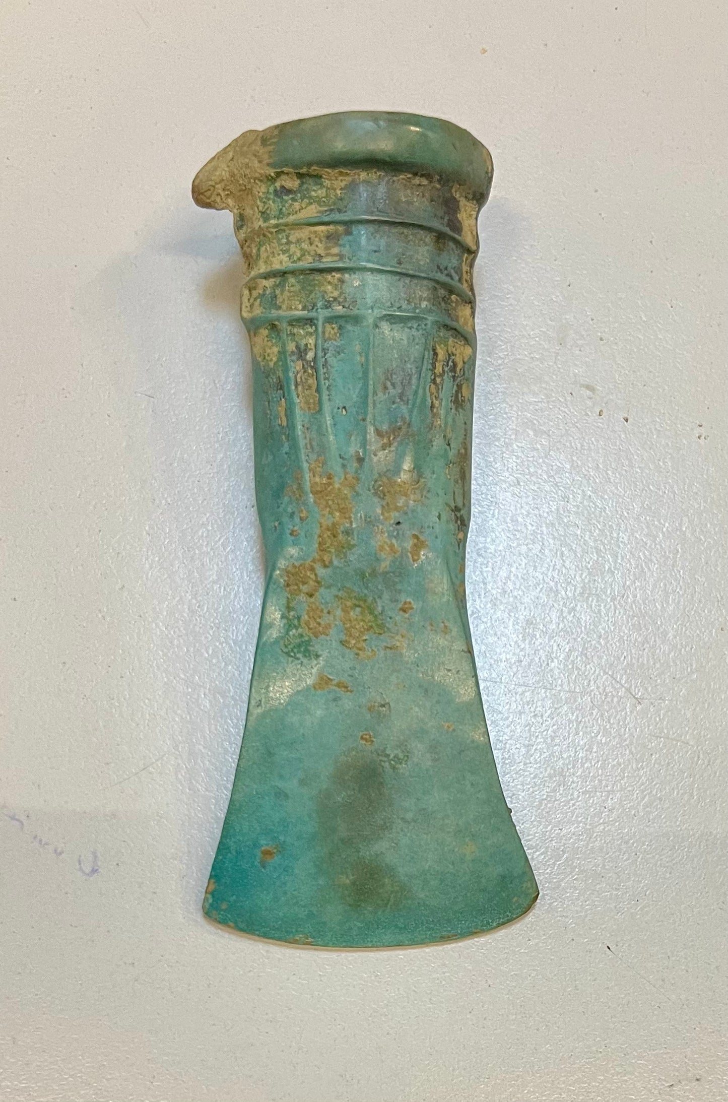 Tüllenbeil der Urnenfelderzeit mit Rippenverzierung – ca. 1300–800 v. Chr.