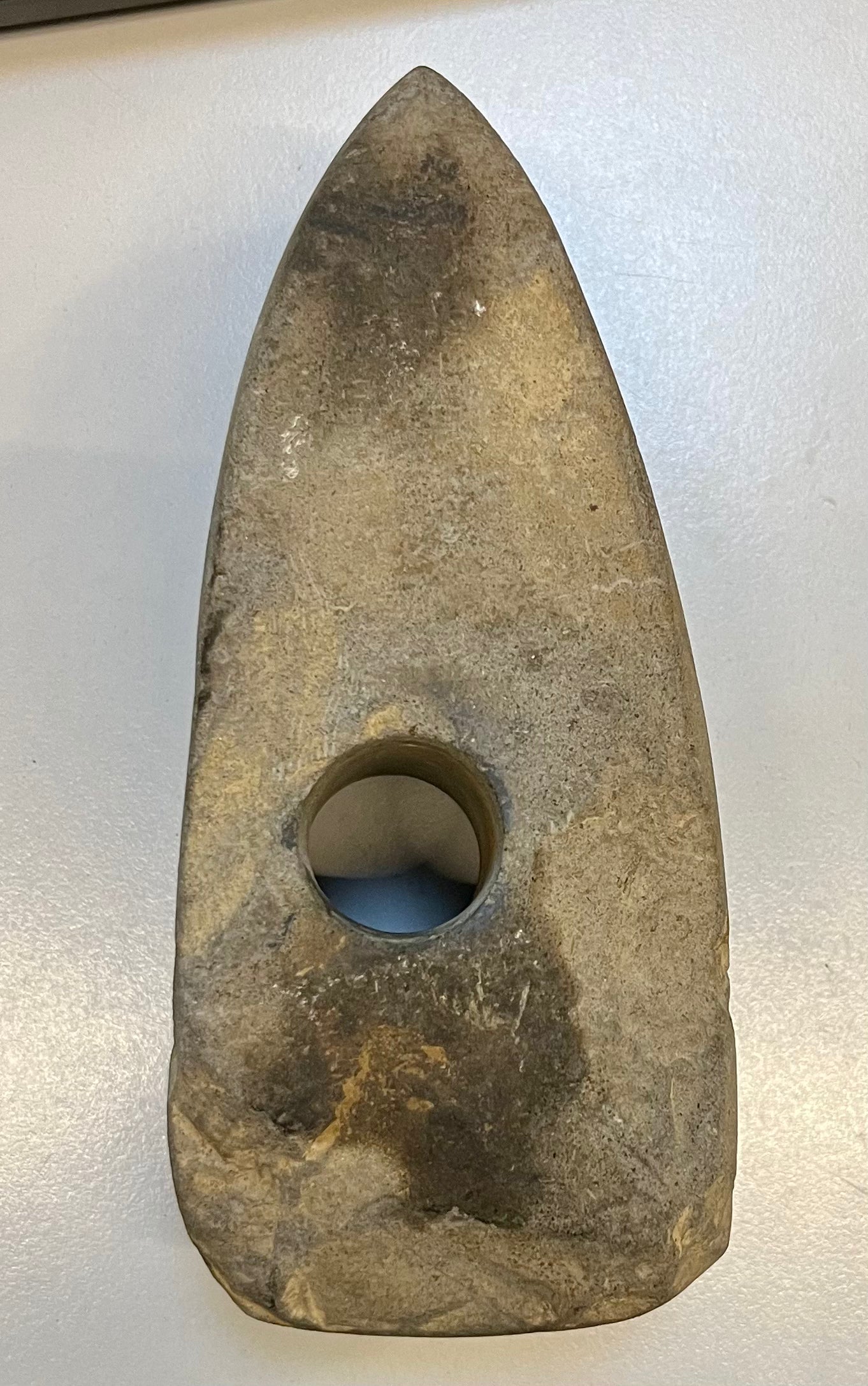 Neolithisches Lochbeil, 22 cm – Jungsteinzeit ca. 4000–2200 v. Chr.