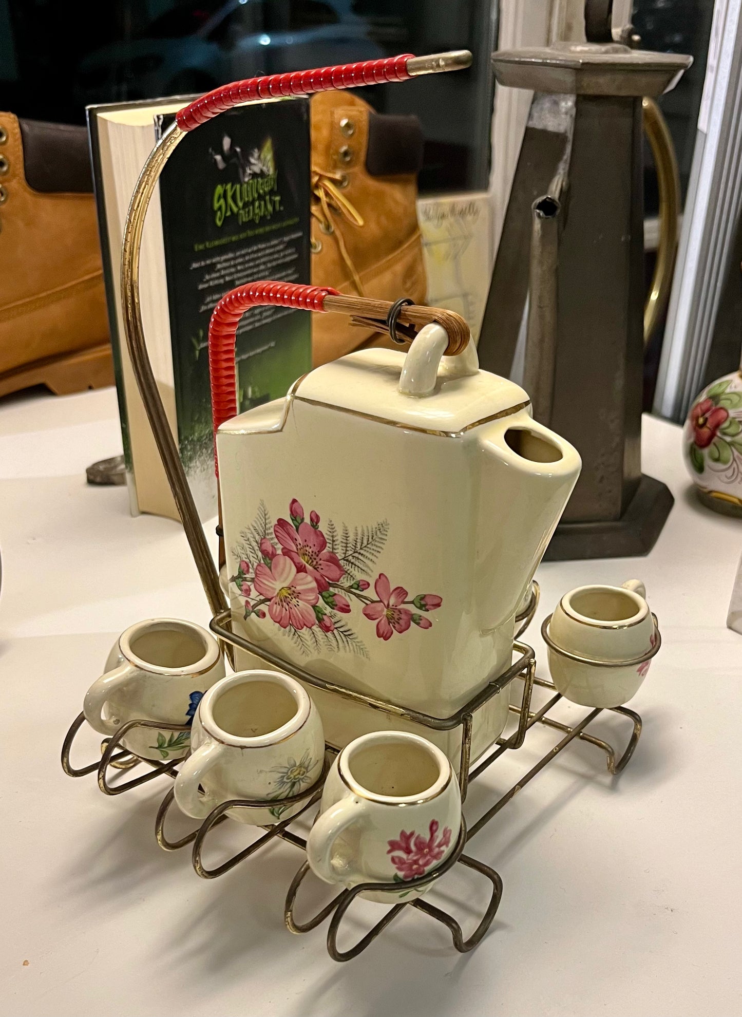 Vintage Teeservice (1 Tasse fehlt)