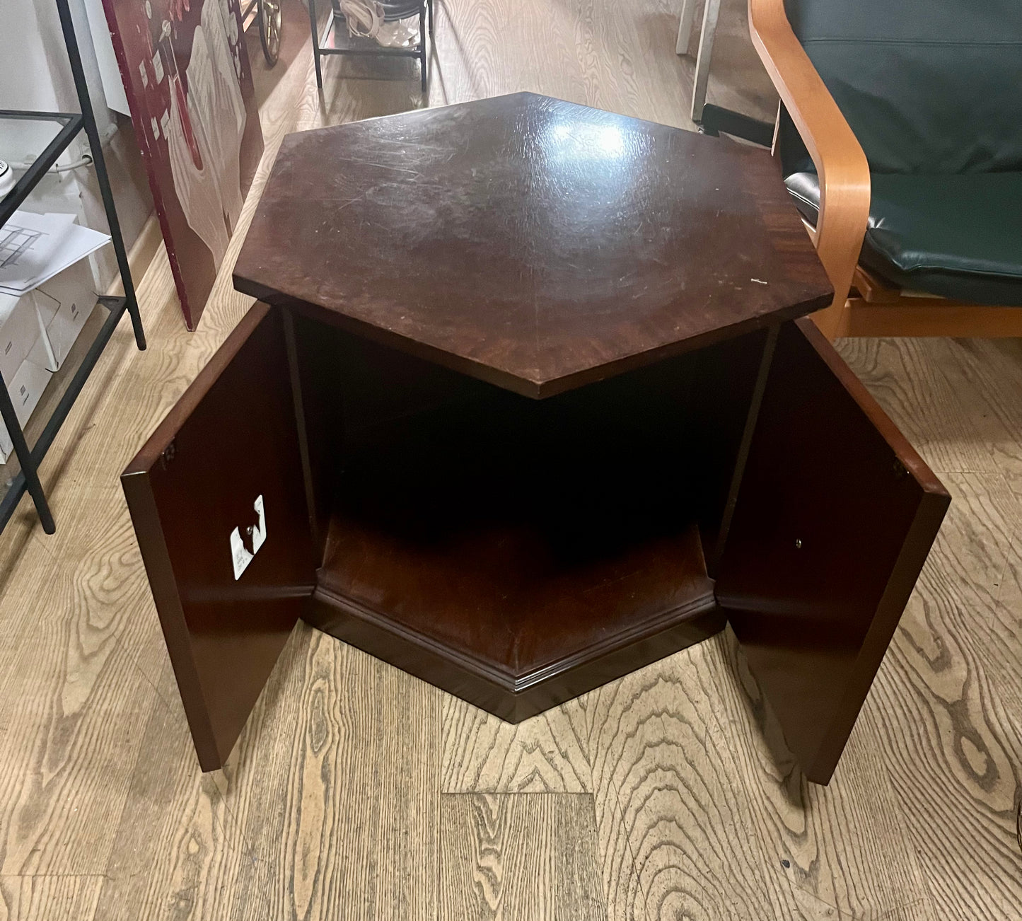 Vintage Hexagonaler Beistelltisch mit Stauraum