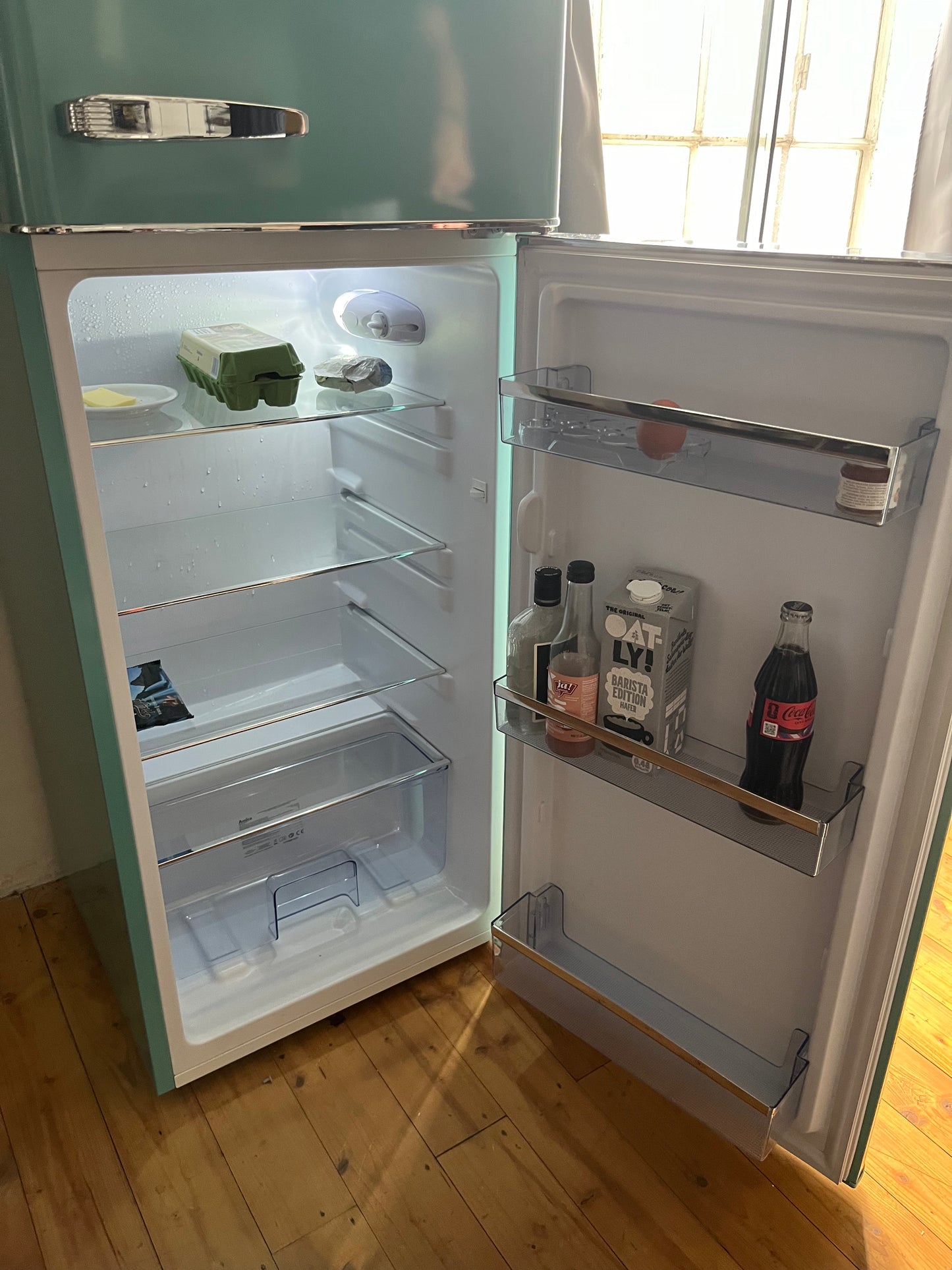 Amica Retro Kühlschrank mit Gefrierfach – Türkis/Mint