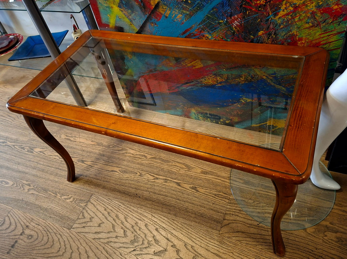 Vintage Couchtisch aus Holz mit Glasplatte