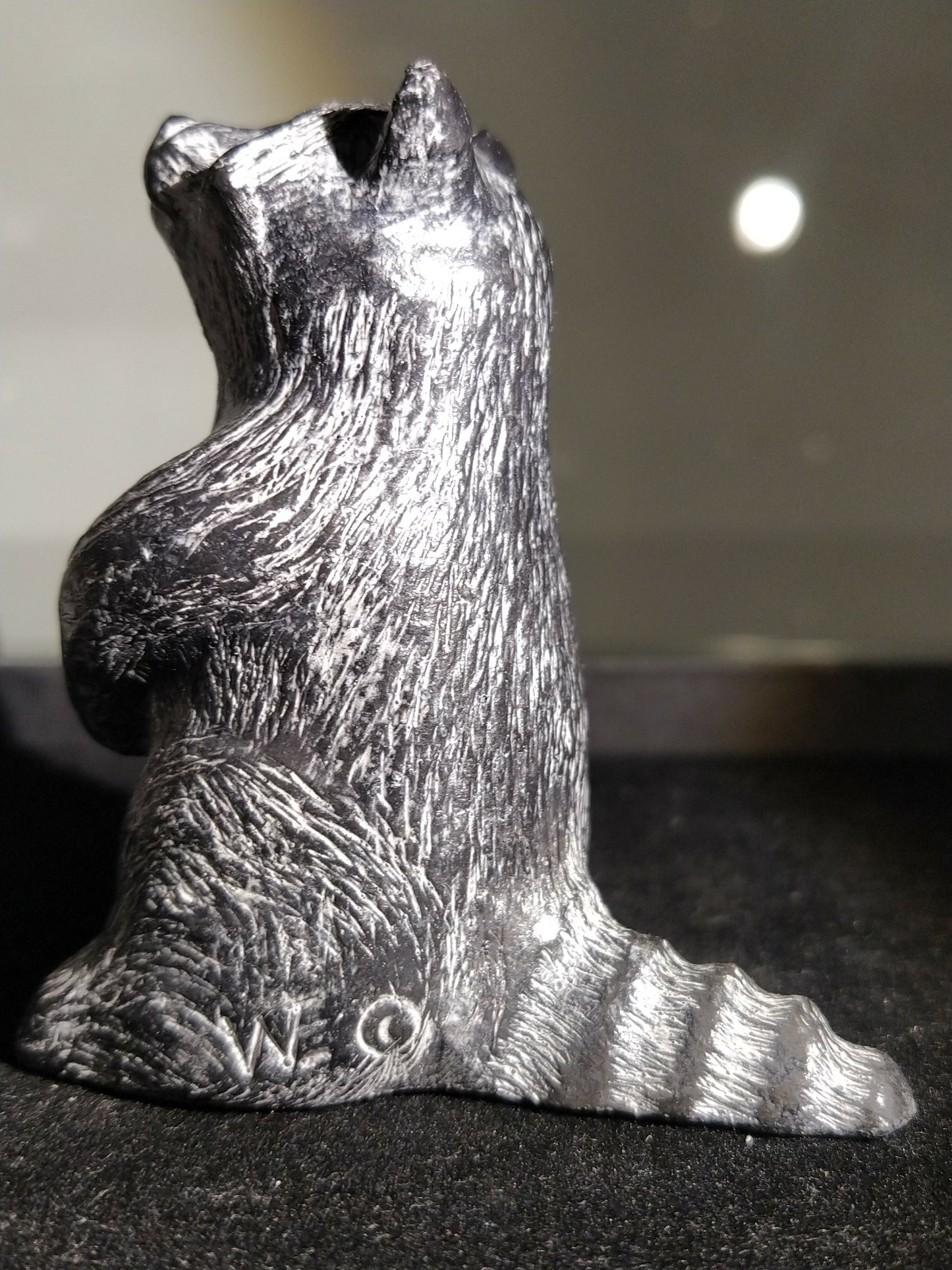 A Wolf Original : Handgeschnitzte Figur eines Waschbären aus Speckstein