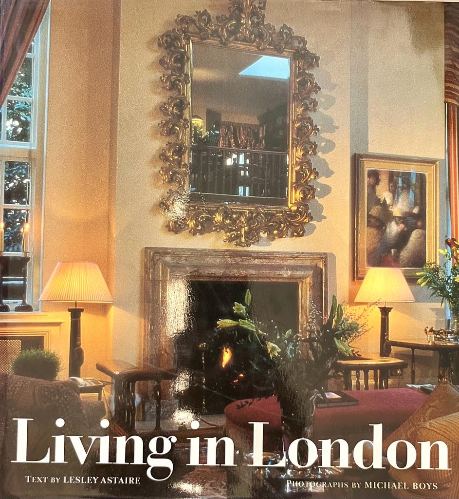 Lebt in London, Leslie Astaire