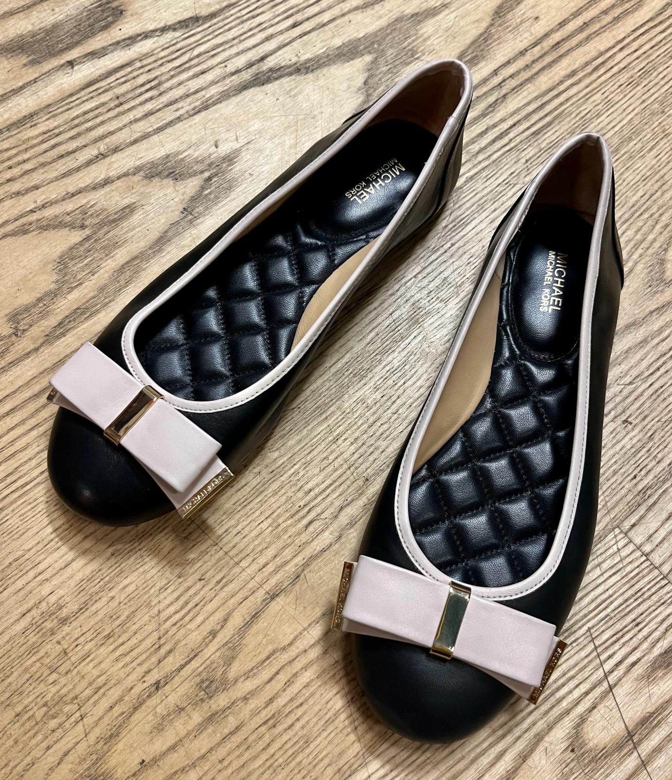 Paar Michael Kors Hausschuhe