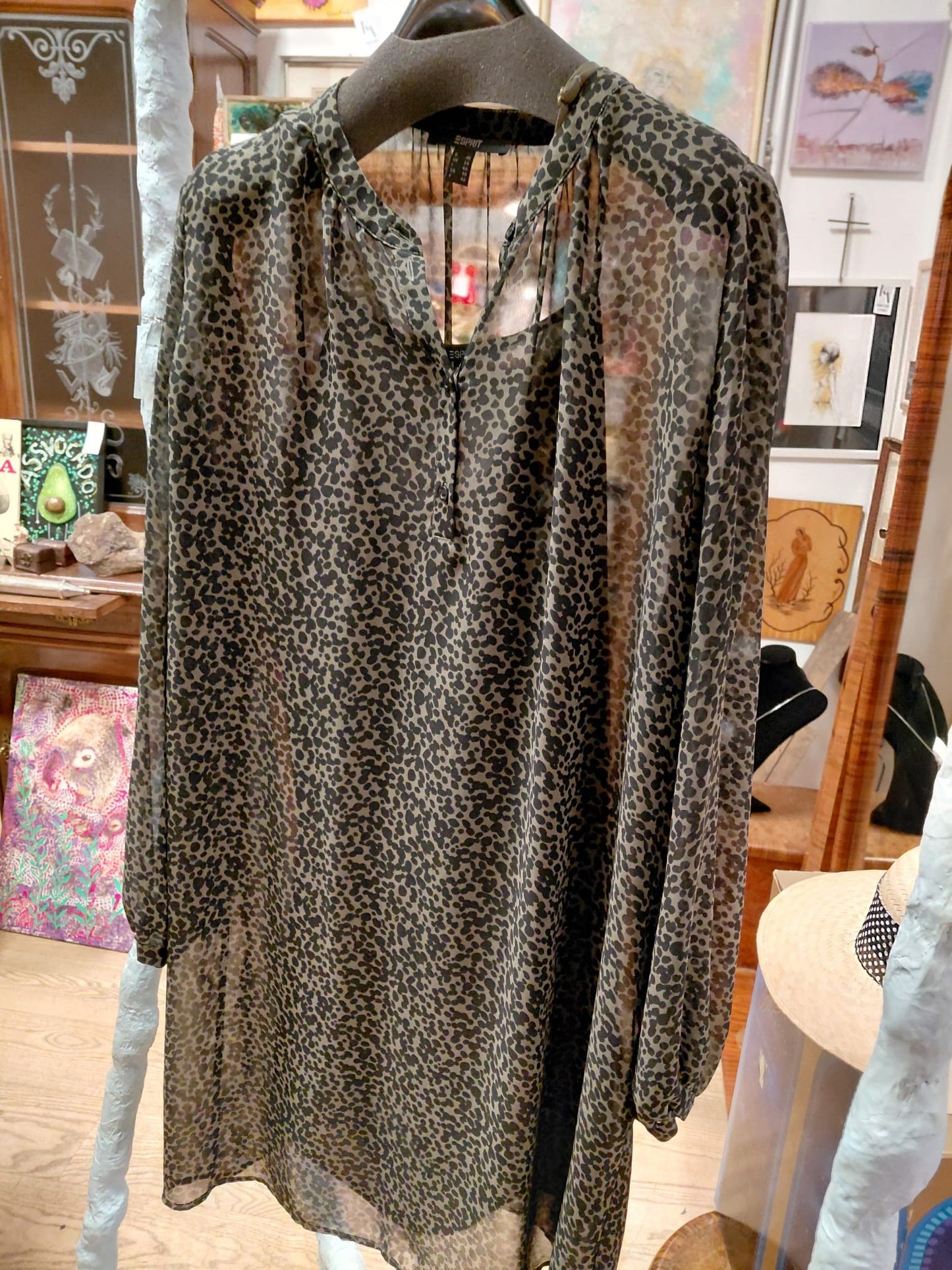 Doppellagiges Kleid mit Olivgrünes Leopardenmuster von ESPRIT Gr. 40