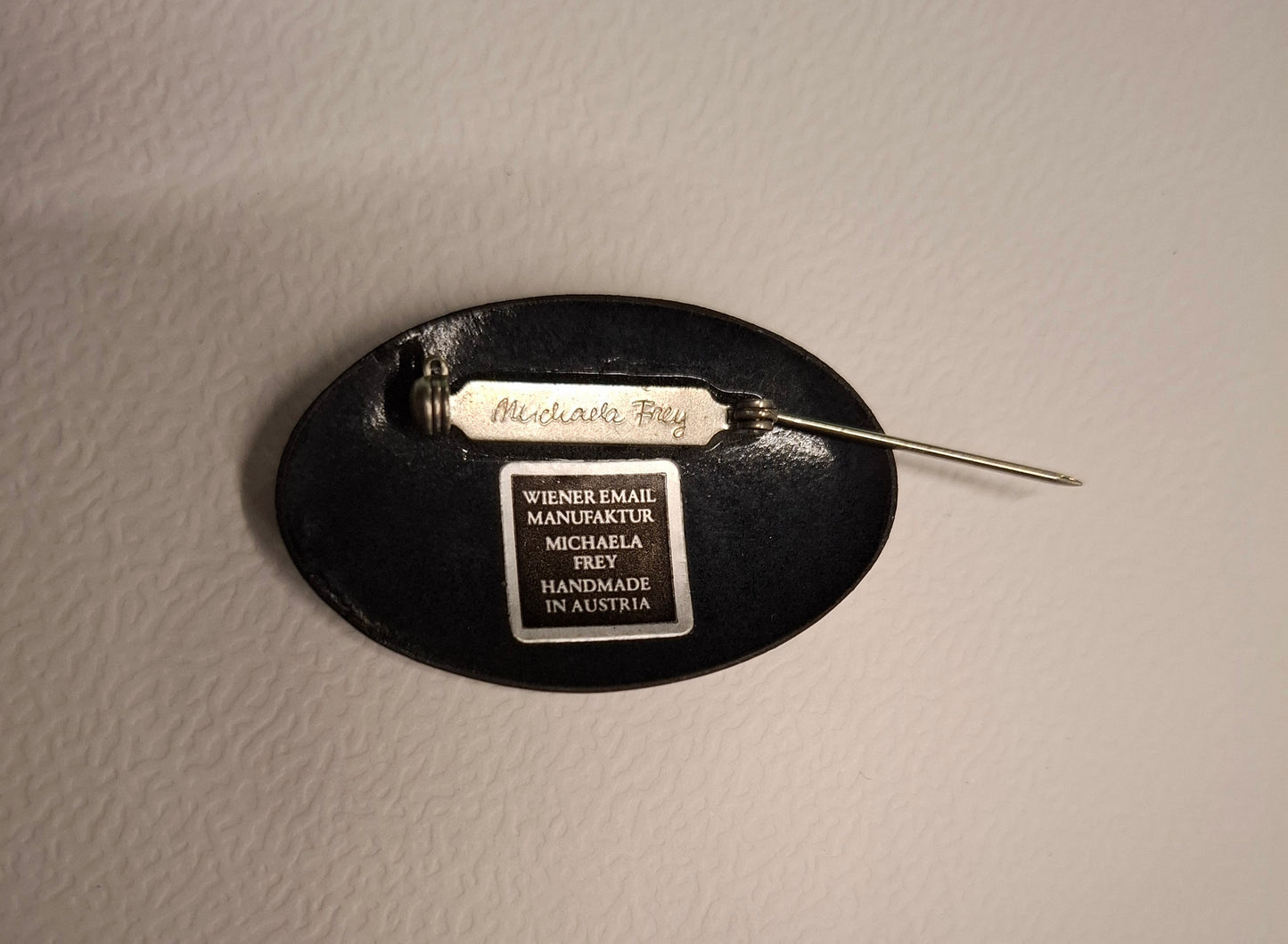 Emaillierte Blumenbrosche von Michaela Frey Vintage