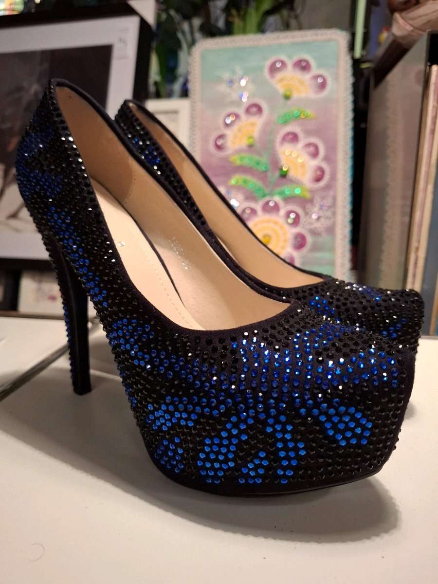 HIGH HEELS Gr. 38