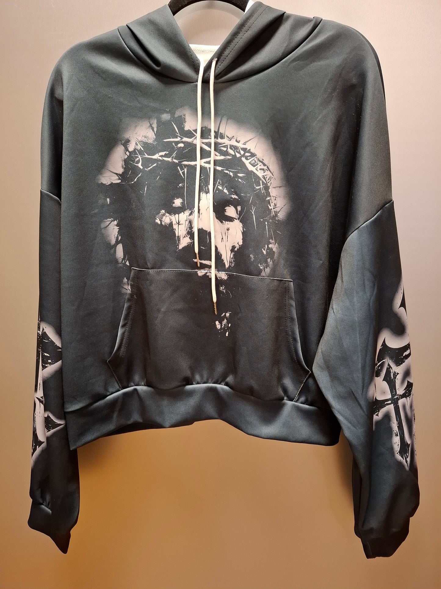 Hoodie mit Kreuzmotiven