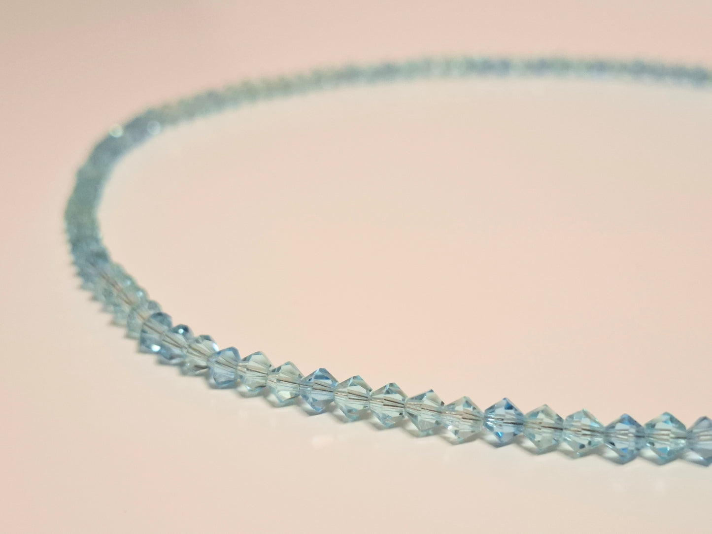 Blaue Swarovski -Halskette