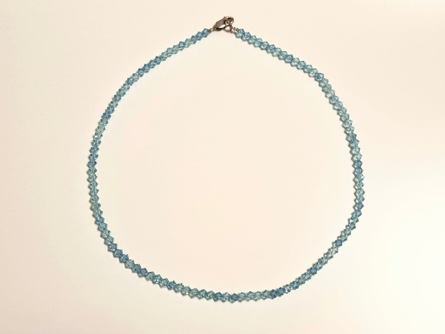 Blaue Swarovski -Halskette