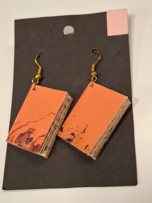 Handgemachte Buchohrringe
