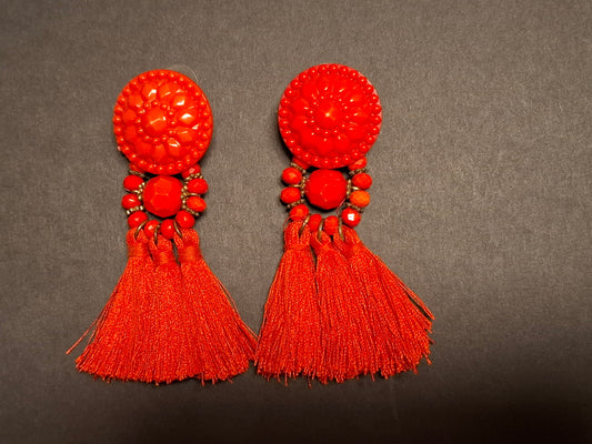 Rote Büschelohrringe