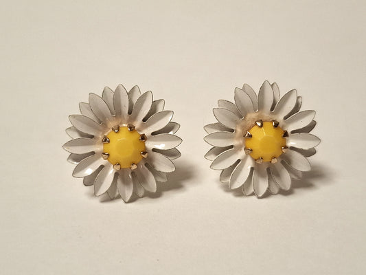 Ohrstecker in Gänseblümchenform