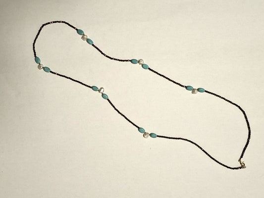 Lange Halskette mit Türkis und Perlen