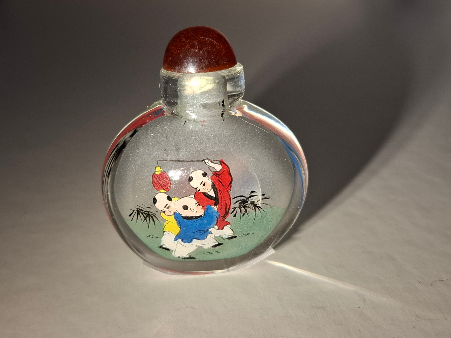 Chinese reverse painted glass snuff bottle