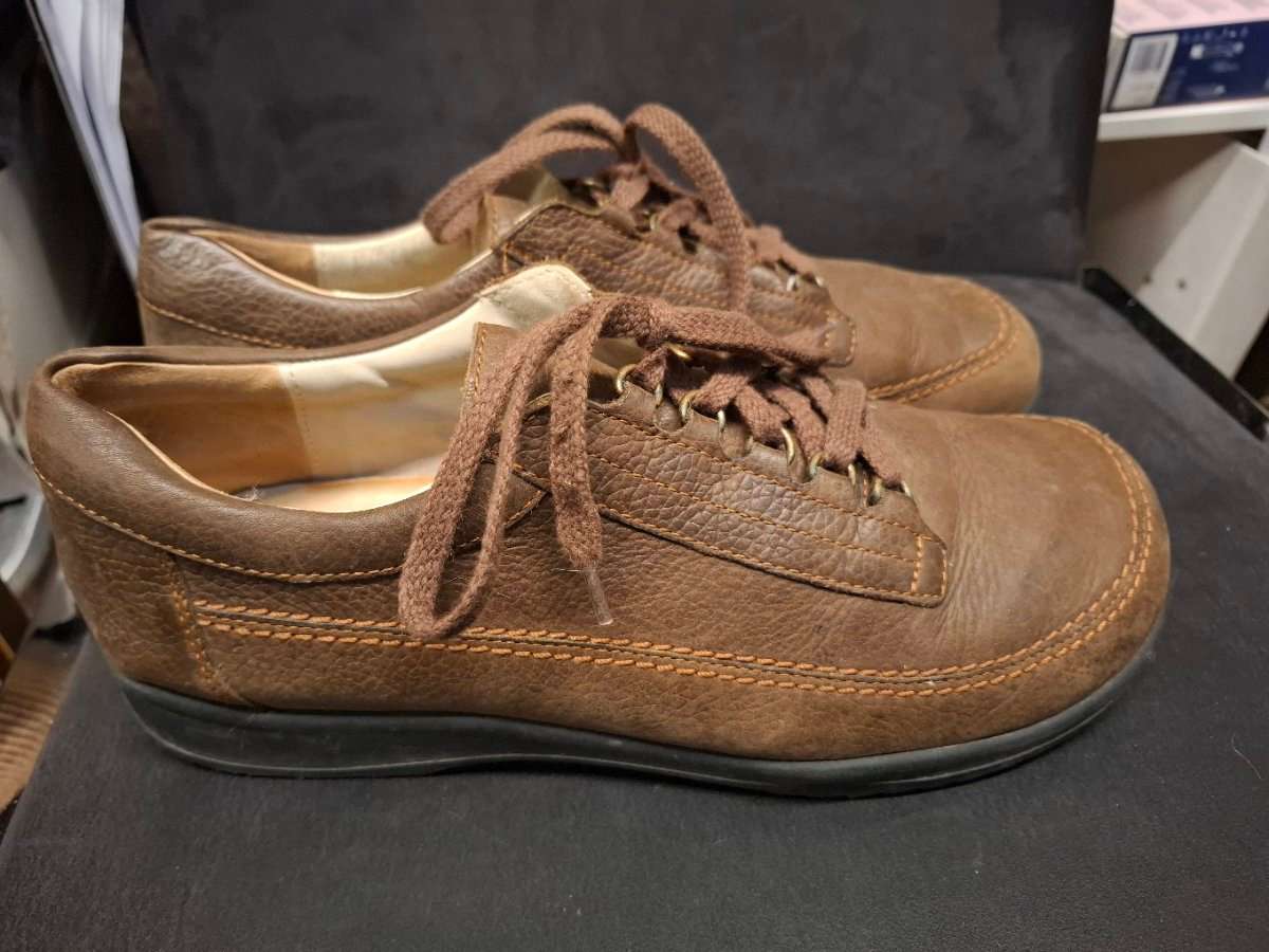 LEDER SCHUHE VON HELVENSKO GR 40