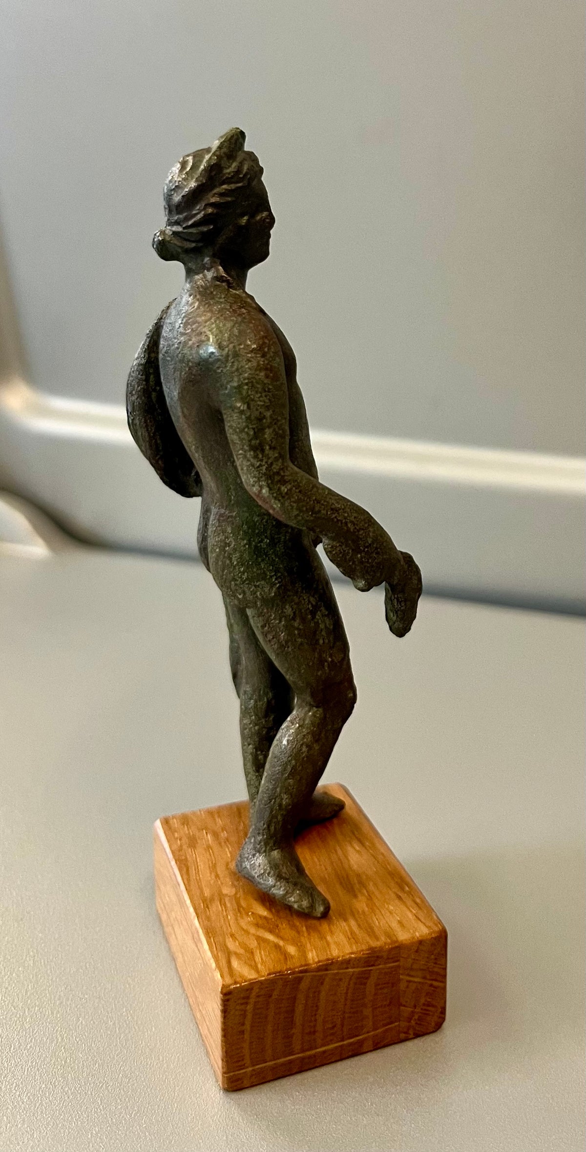 Römische Bronzestatuette des Apoll – 2.–3. Jahrhundert n. Chr.