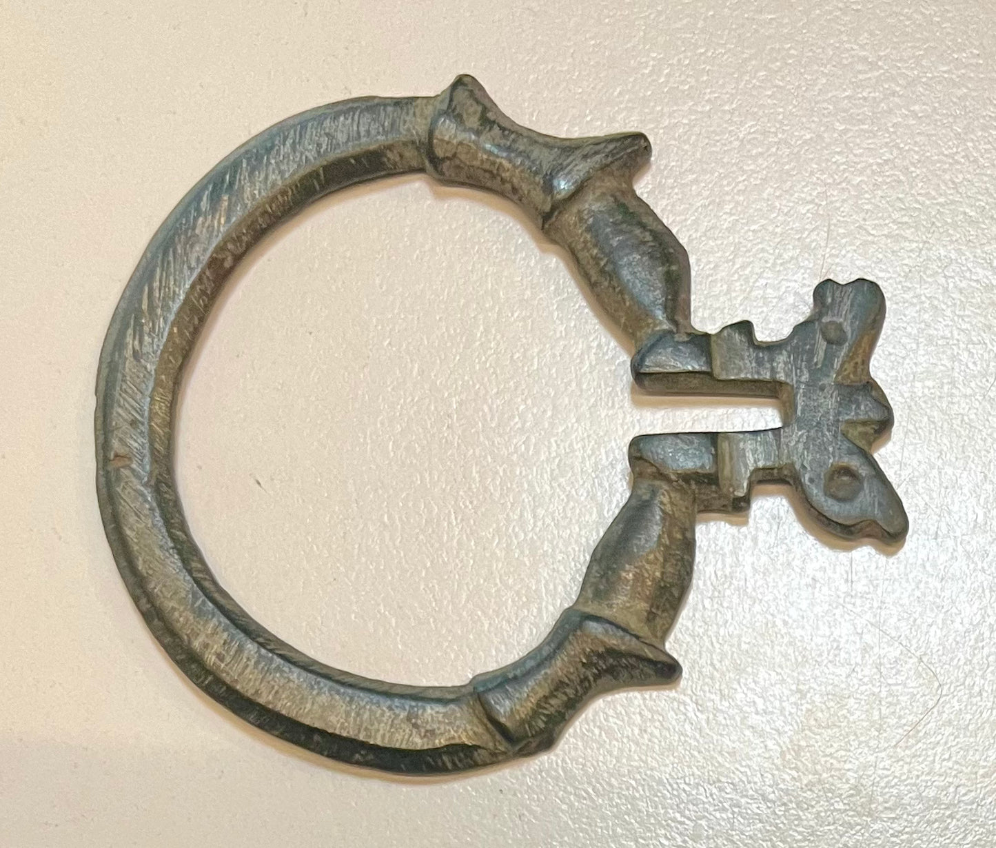 Große Omega Schließe