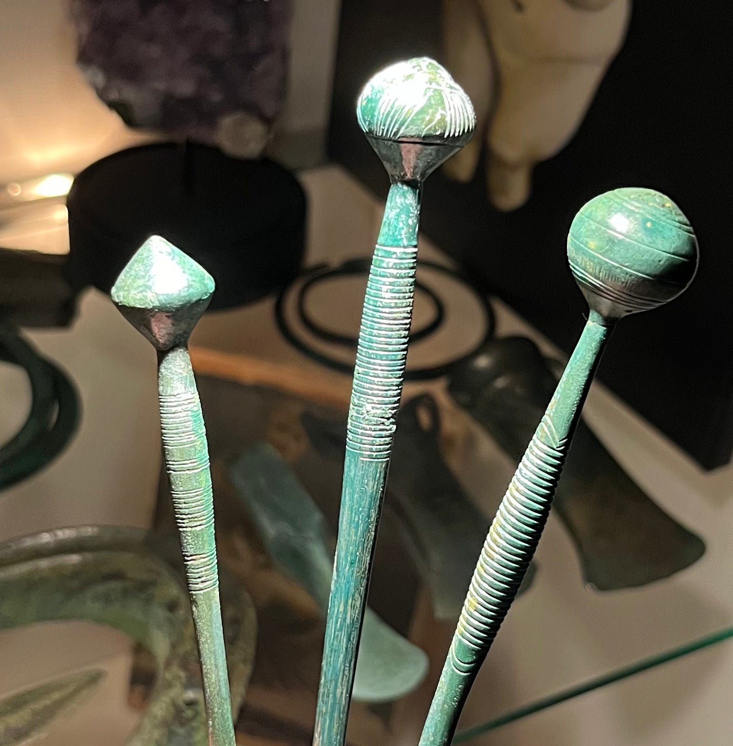 3 lange Kugelknopfnadeln mit verdicktem Hals aus der Bronzezeit