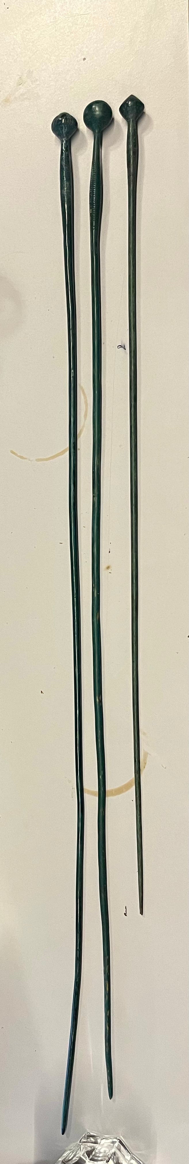 3 lange Kugelknopfnadeln mit verdicktem Hals aus der Bronzezeit