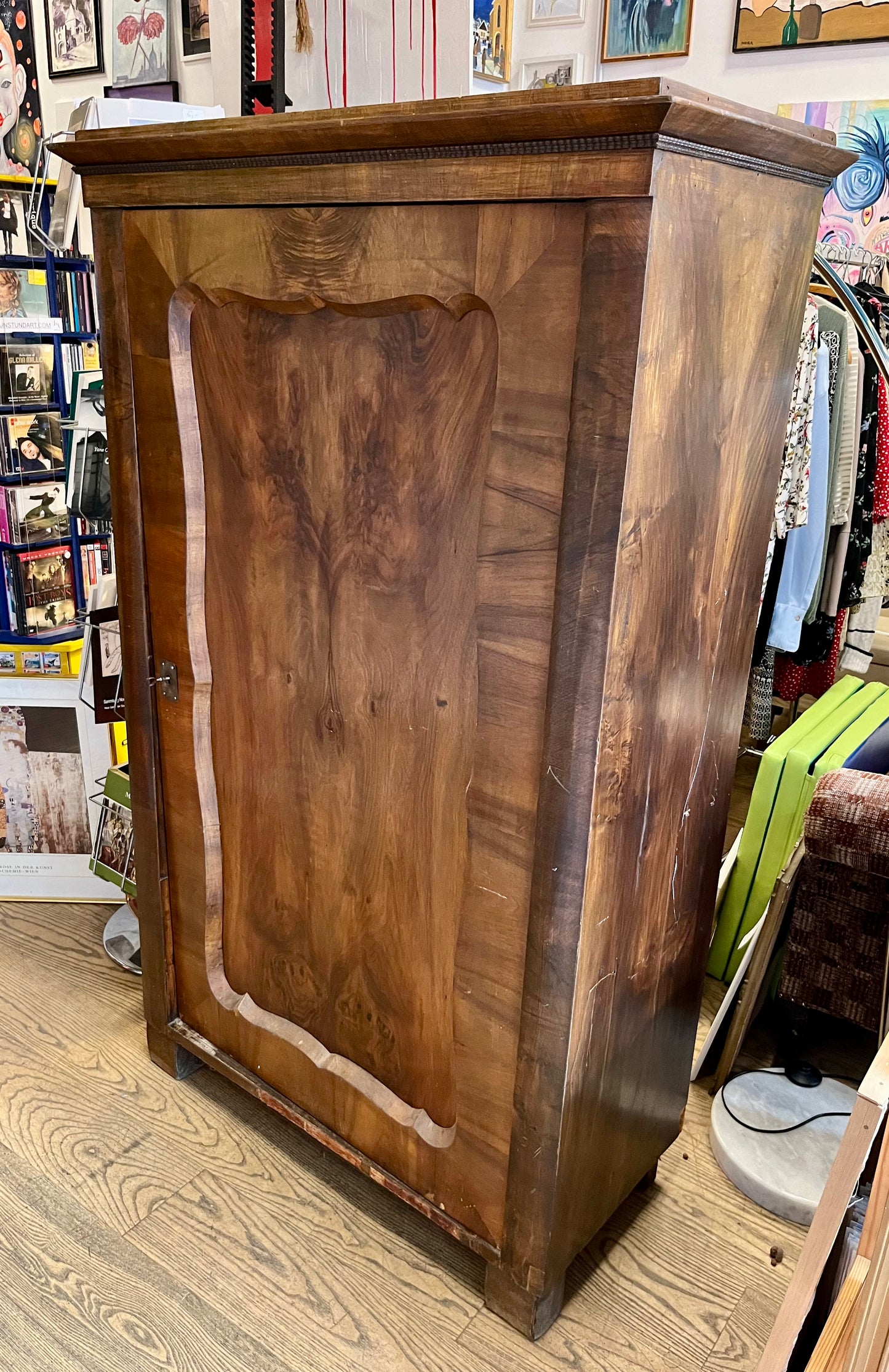 Vintage Vollholzschrank