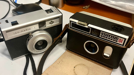 2 Vintage Fotokameras