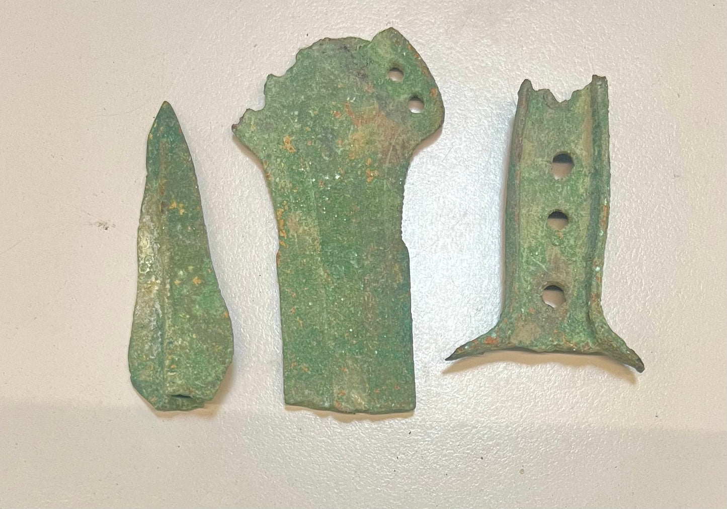 Bronzezeit-Lot: 2 Schwertfragmente & 1 Lanzenfragment (3 Objekte)
