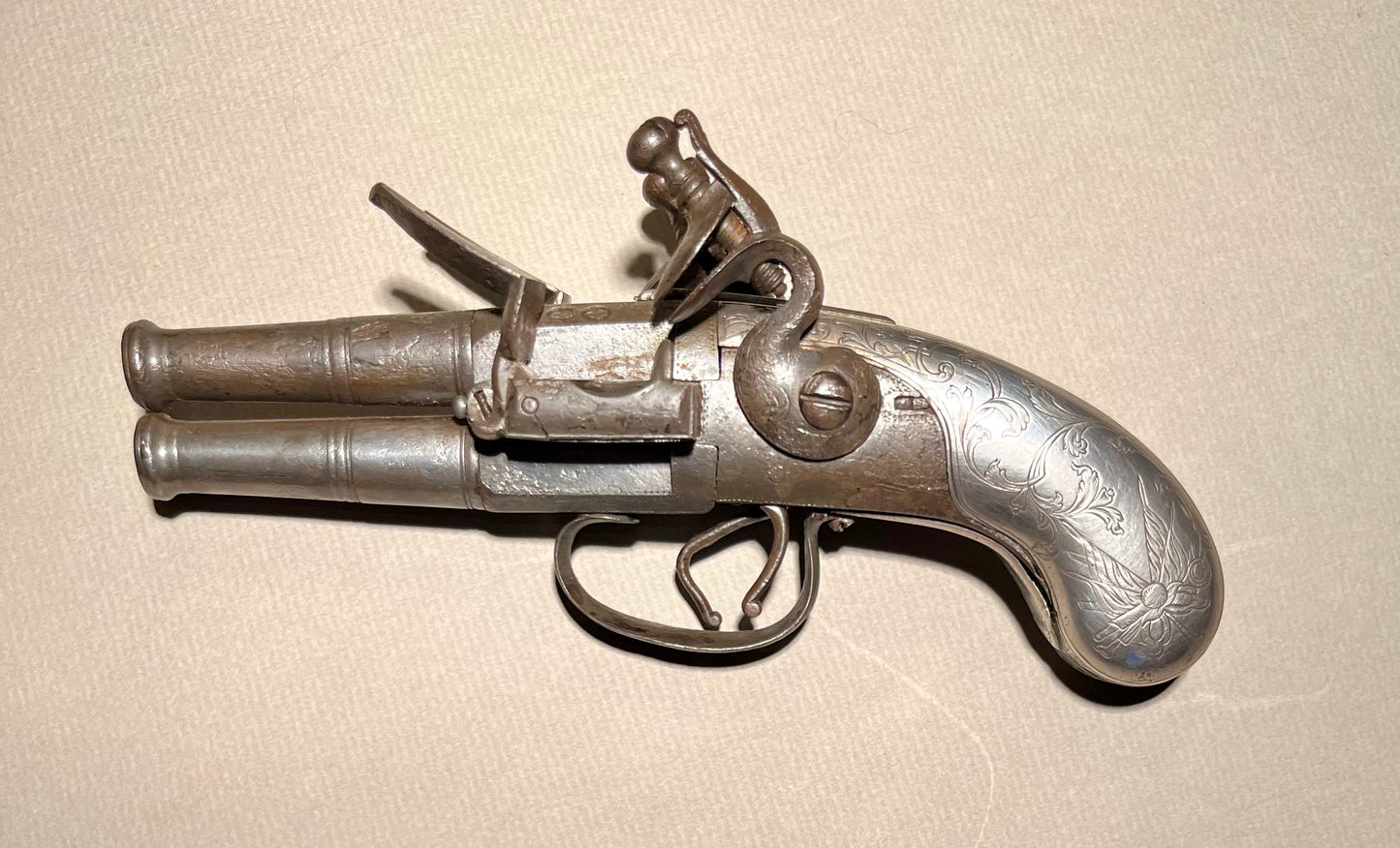 Taschensteinschlosspistole doppelläufig, Ganzmetall, England um 1780 mit Beschauzeichen