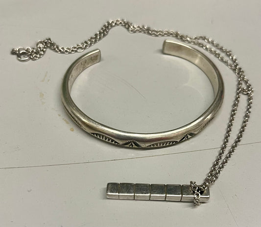 Lot Armreif und Kette 925 Silber