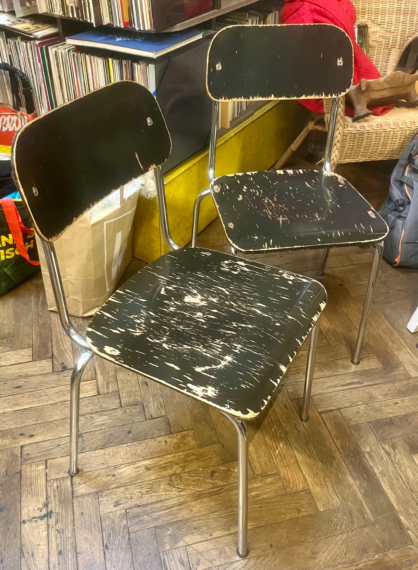 2 Vintage Stühle – Schwarz/Chrom, Mid-Century