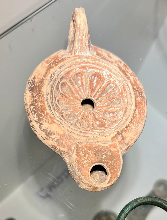 Römische Tonlampe mit Herstellerstempel