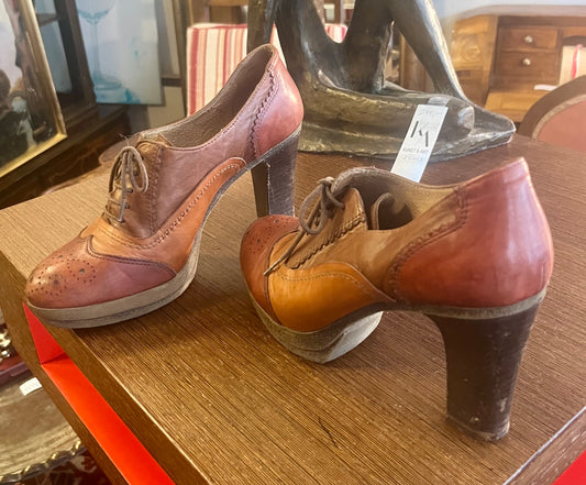 Vintage Leder Pumps Brogue-Stil Gr. 38 – Cognac, Schnürung & Blockabsatz