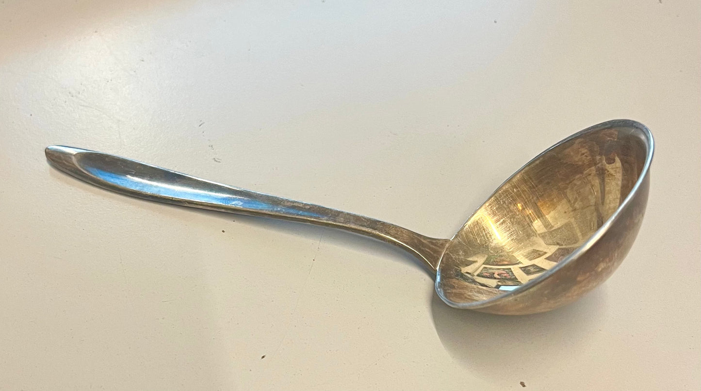 Midcentury Saucenschöpfer “Madame”

Entwurf: Marianne Denzel