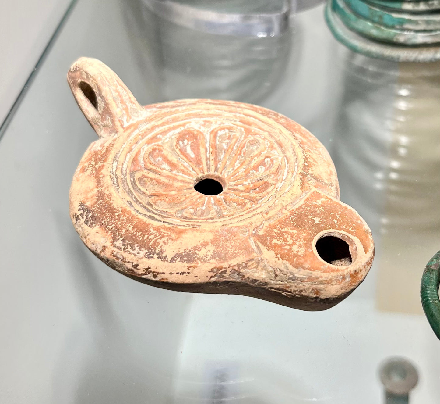 Römische Tonlampe mit Herstellerstempel