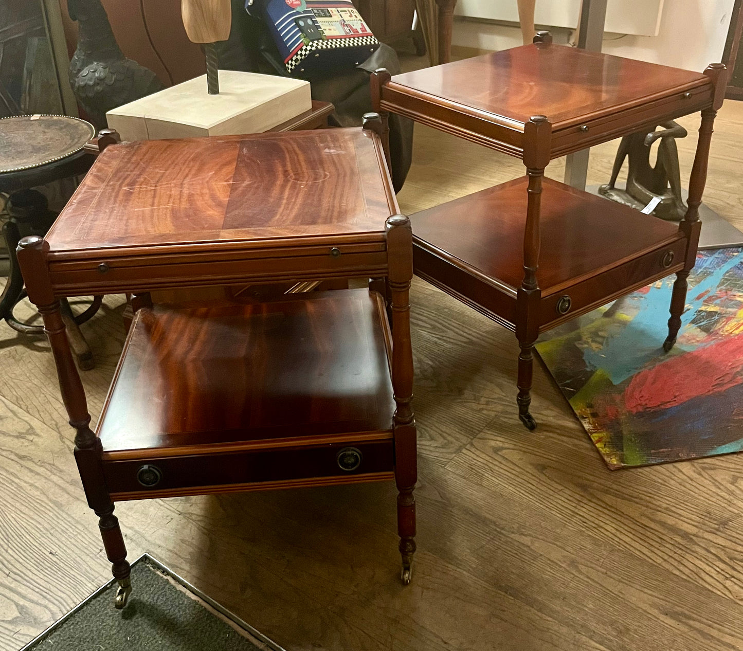 Paar Vintage Beistelltische mit Rollen