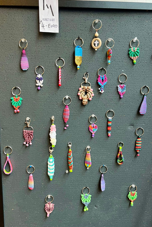 Schlüsselanhänger divers, ukrainischer Künstler