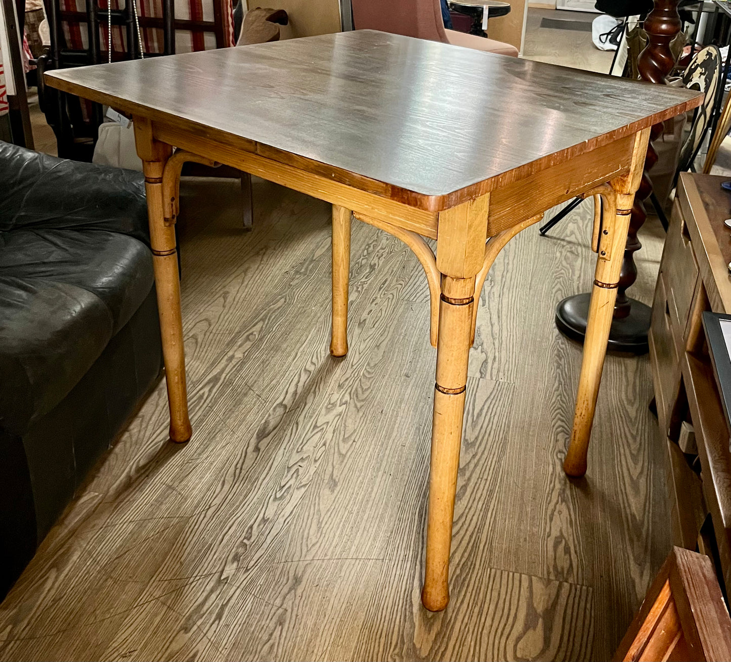 Vintage Bugholz Tisch im Thonet-Stil – Wiener Kaffeehausklassiker